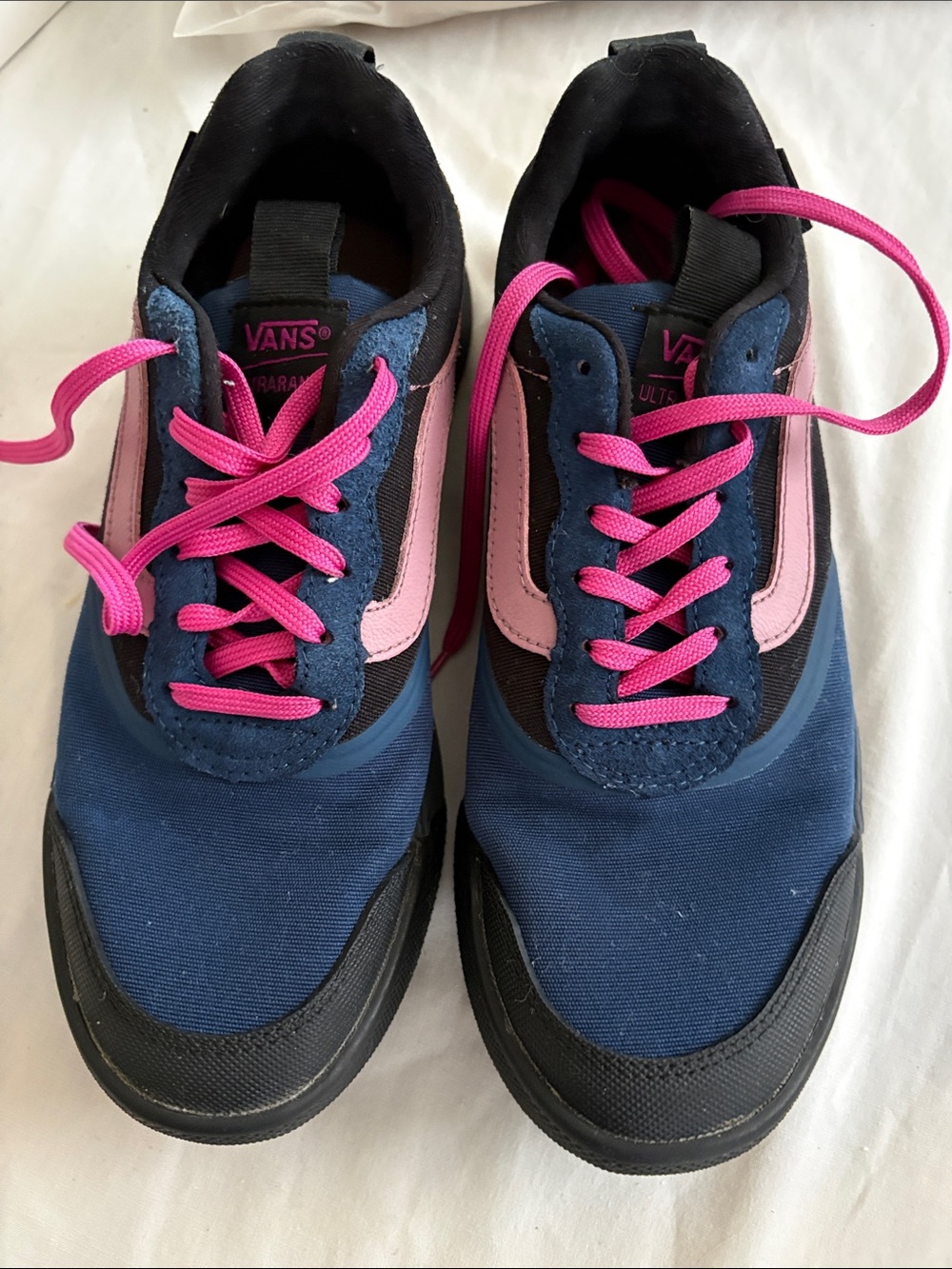 Woman’s Vans UltraRange Gibraltar Sea Ebony Pink Black Sneakers Sz 8